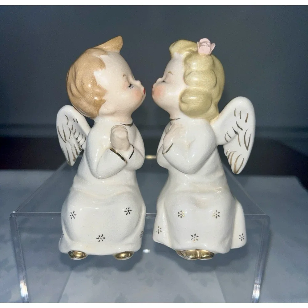 Vtg 1950s Kissing Angels Ceramic Figurine Japan  Boy & Girl Shelve Sitters